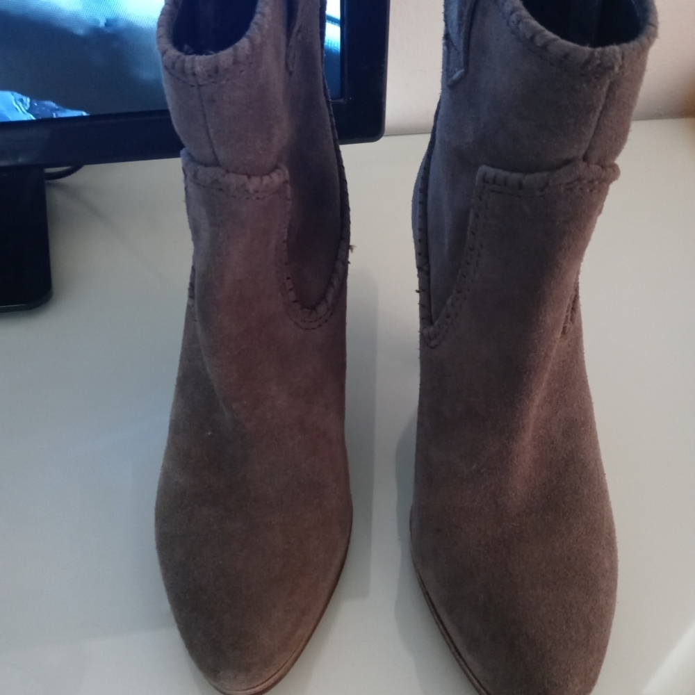 Booties - Picture 4 of 4